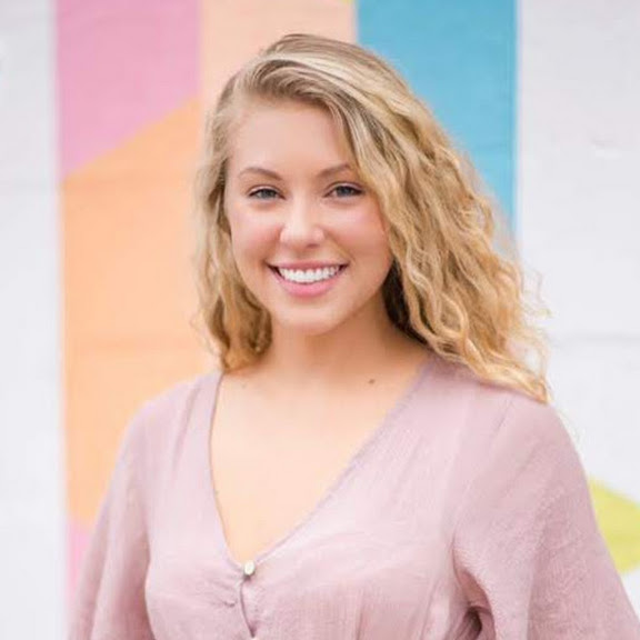 Headshot of Dara Pettet